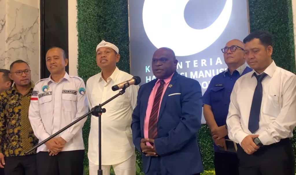 Natalius Pigai terima kunjugan Dedi Mulyadi