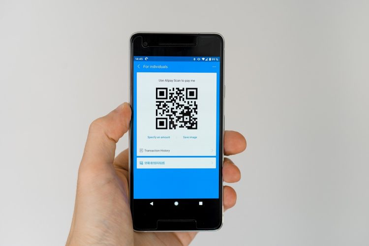 Tips Transaksi Aman Menggunakan QRIS dari AstraPay