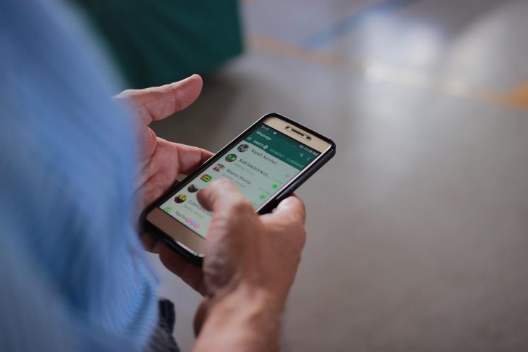 Lindungi privasi chat WhatsApp dengan fitur kunci sidik jari atau Face ID