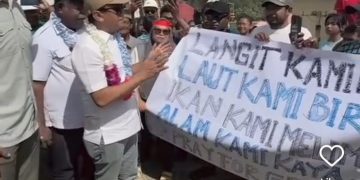 Bahlil Lahadalia selaku Menteri ESDM saat lakukan kunjungan terkait tambang nikel di Raja Ampat, Sabtu 7 Juni 2025 (instagram @exploredolan.id)