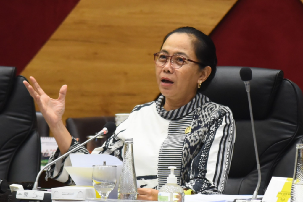 Ketua DPP PDIP MY Esti