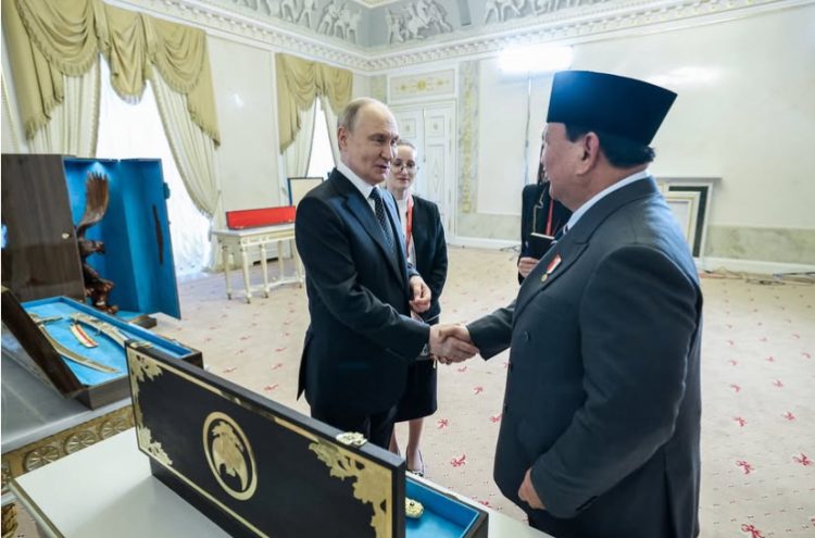 Presiden Prabowo Subianto bertemu Presiden Rusia Vladimir Putin. (Dok Instagram @presidenrepublikindonesia).