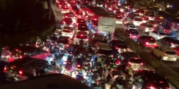 Pantauan kemacetan di area sekitar Jakarta Fair 2025 pada Jumat malam 27 Juni 2025 akibat membludaknya pengunjung (instagram @eganmarcelreno)