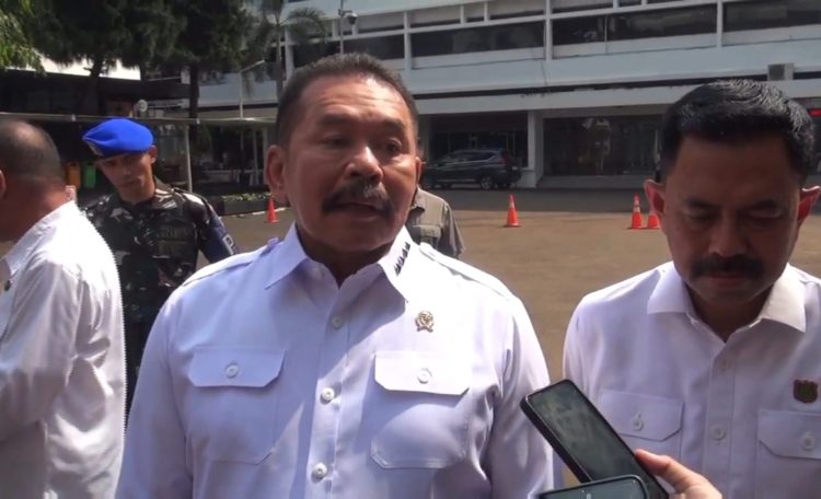 Jaksa Agung, ST Burhanuddin saat diwawancarai di kantor Kejagung RI, Jakarta Selatan, Kamis (5/6/2025). (Ilham F/Suaranusantara).