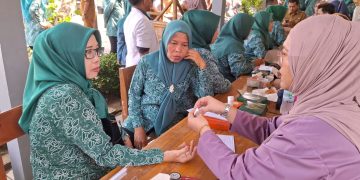 Kemenkes buat program Cek Kesehatan Gratis (CKG), Anggota PKK Lebak mengikuti pemeriksaan kesehatan.(SuaraNusantara/Def)