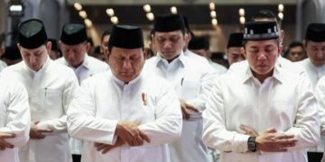 Momen Presiden RI Prabowo Subianto tengah menunaikan solat Ied Iduladha 1446 H di Masjid Istiqlal, Jumat 6 Juni 2025