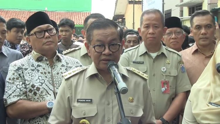Gubernur Jakarta, Pramono Anung saat konferensi pers di SMK Miftahul Falah, Jakarta Selatan, Selasa (3/6/2025). (Ilham F/Suaranusantara)
