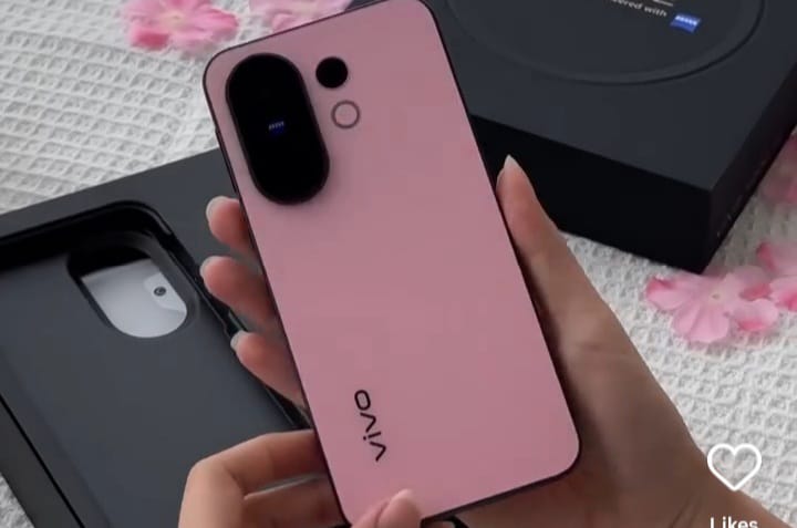 Vivo X200 FE yang kabarnya bakal siap debut Juli 2025 (instagram @kl.now)