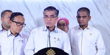 Menaker, Yassierli saat konferensi pers di kantor Kemenaker, Jakarta, pada Selasa (24/6/2025). (Istimewa)