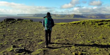 Tips Wisata Naik Gunung untuk Pemula: Persiapan Aman dan Nyaman
