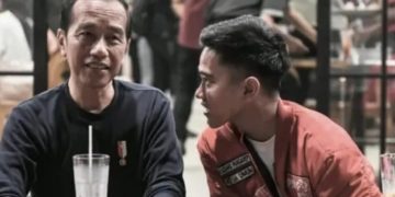 Presiden ke 7 RI Joko Widodo atau Jokowi bersama putra bungsunya yang merupakan Ketum PSI Kaesang Pangarep (instagram @bijakbaikcom)