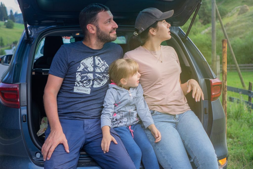 Tips Memilih Mobil Keluarga Kecil yang Tepat untuk Pasangan Muda