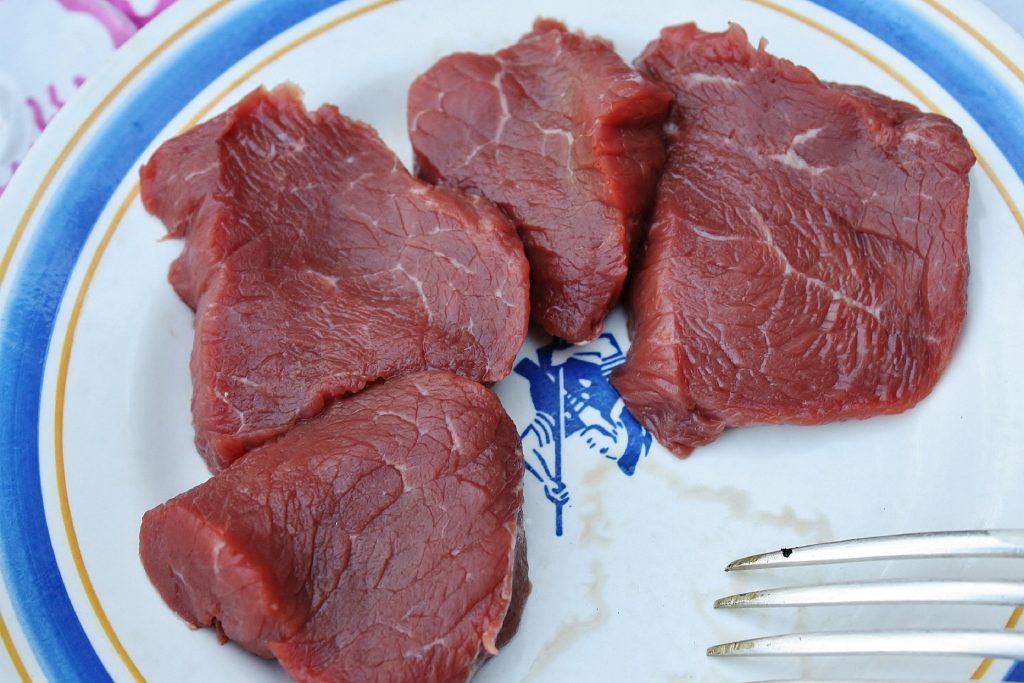 Mana yang Lebih Berbahaya: Daging Sapi atau Daging Kambing?