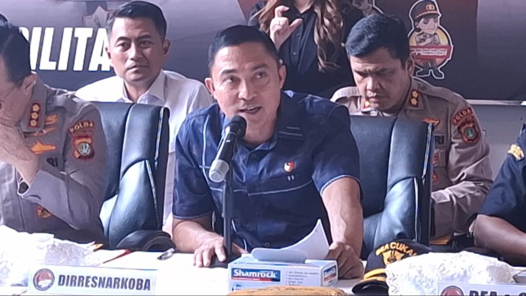 Dirresnarkoba Polda Metro Jaya, Kombes Pol. Ahmad David saat konferensi pers di Polda Metro Jaya, Jakarta, Kamis (26/6/2025). (Ilham F/Suaranusantara)