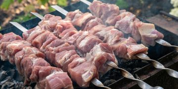 Tips Agar Daging Kambing Cepat Empuk Saat Disate