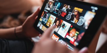 Cara Nonton TV di HP, Bisa Tanpa Aplikasi!