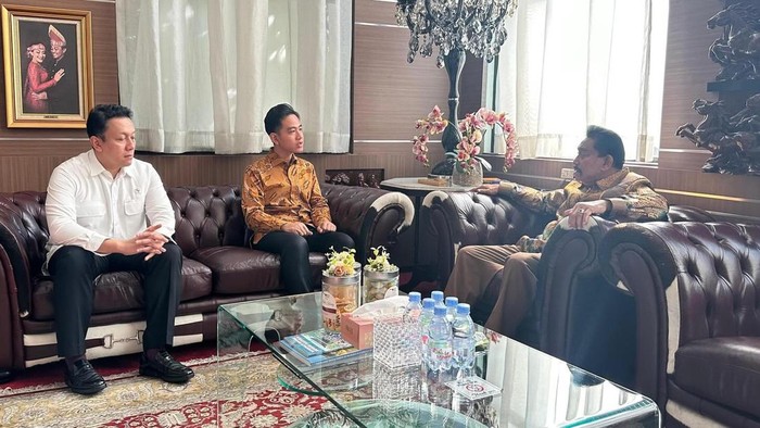 Gibran Rakabuming Raka temui Hendropriyono
