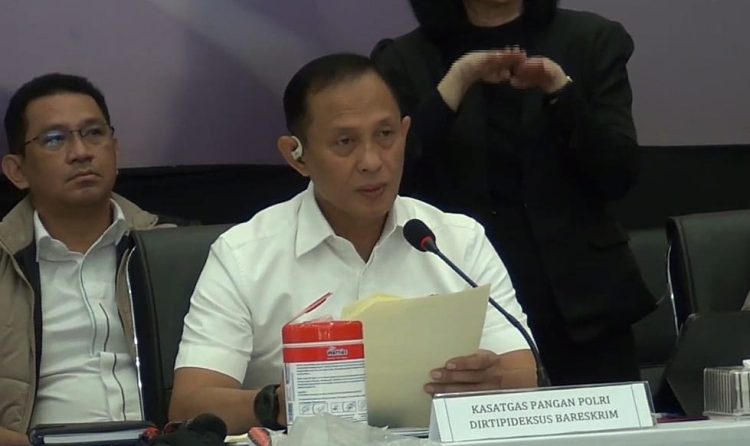 Kasatgas Pangan Polri, Brigjen Pol. Helfi Assegaf saat konferensi pers di gedung Bareskrim Polri, Jakarta Selatan, Kamis (24/7/2025). (Ilham F/Suaranusantara)