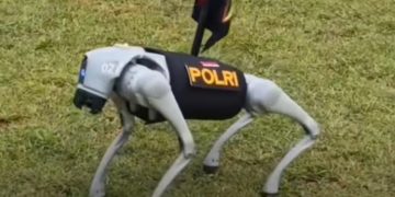 Kolaborasi ITS dan Ezra Robotics Hadirkan Robot Anjing Cerdas di HUT Bhayangkara ke-79