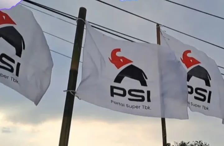 Bendera PSI dengan logo baru membanjiri jalanan sepanjangan kota Solo jelang Kongres PSI 19 Juli 2025 (instagram @teras_lotara)