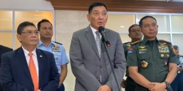 Menhan Sjafire Sjamsoeddin saat konferensi pers membahas soal geopolitik dan geoekonomi bersama Panglima TNI dan Komisi I DPR RI