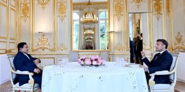 Momen Presiden RI Prabowo Subianto makan malam bersama Presiden Prancis, Emmanuel Macron (instagram @prabowo)