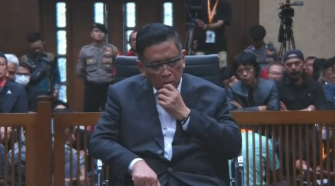 Hasto Kristiyanto saat menjalani sidang vonis. Djarot Saiful Hidayat angkat bicara (Dok ist)