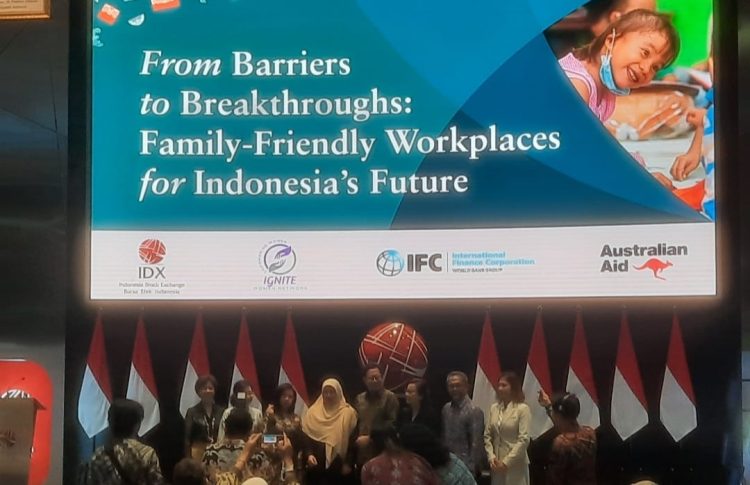 International Finance Corporation (IFC) membuat temuan baru yang berjudul “From Barriers to Breakthroughs: Family-Friendly Workplaces for Indonesia’s Future” (suaranusantara.com)
