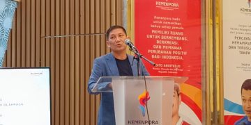 Direktur Utama PT Liga Indonesia Baru (LIB) atau I.League, Ferry Paulus saat konferensi pers di kantor Kemenpora, Jakarta, Senin (28/7/2025). (Ilham F/Suaranusantara)