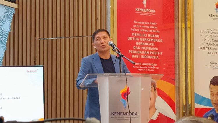 Direktur Utama PT Liga Indonesia Baru (LIB) atau I.League, Ferry Paulus saat konferensi pers di kantor Kemenpora, Jakarta, Senin (28/7/2025). (Ilham F/Suaranusantara)