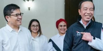 Presiden ke 7 RI Joko Widodo atau Jokowi kenakan jaket PSI dengan logo baru gambar gajah (instagram @psi)