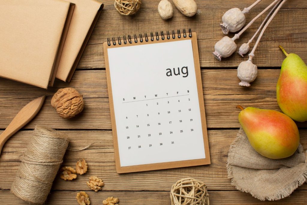 Kalender Bulan Agustus