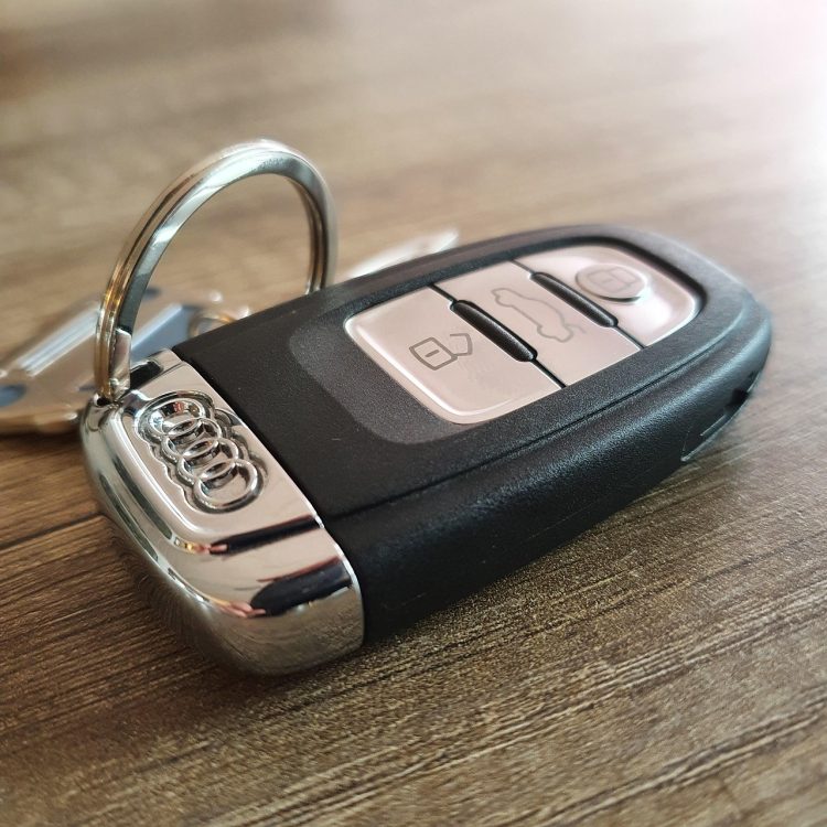 Remote Keyless Motor Matik Cepat Habis? Ini Tips Sederhana Agar Baterainya Awet