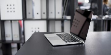 Laptop Powerful untuk Editing Video 4K: Rekomendasi dan Spesifikasi Ideal