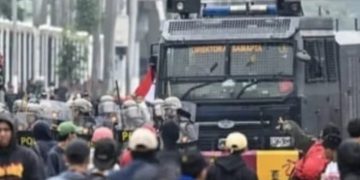 Aksi demo 25 Agustus 2025 berlangsung panas, aparat semprot water canon pukul mundur massa (instagram @eventbogordotcom)