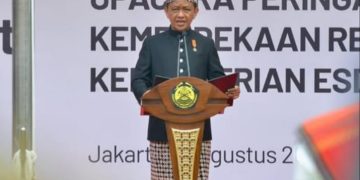Bahlil Lahadalia Menteri ESDM saat menghadiri upacara HUT ke 80 RI, Minggu 17 Agustus 2025 (instagram @bahlilahadalia)
