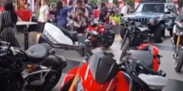 Kendaraan mewah mobil dan motor hasil sitaan KPK OTT Immanuel Ebenezer (instagram @beritatech.ai)