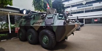 Kendaraan taktis (Rantis) milik TNI terparkir di kantor Kejagung RI, Jakarta Selatan. (Ilham F/Suaranusantara)