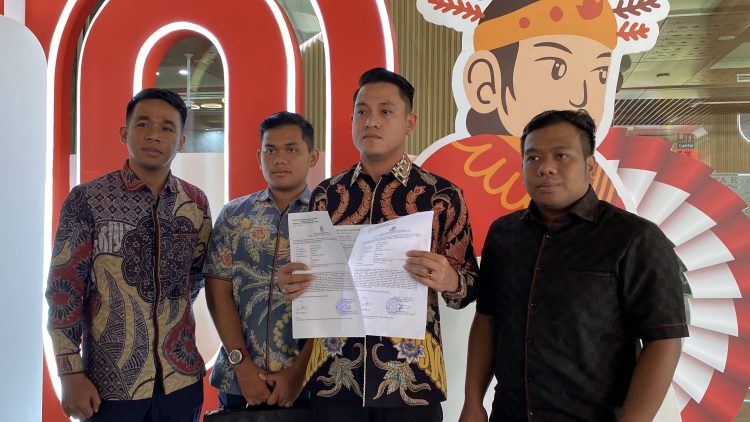 Kantor hukum FRP Law Firm mengadukan salah satu oknum ASN yang bertugas sebagai Bendahara Kantor Kecamatan Kalideres, Jakarta Barat kepada Gubernur Provinsi DKI Jakarta, Pramono Anung (Dok Fifi/Suaranusantara.com).