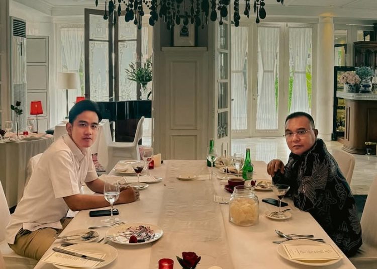 Momen Gibran Rakabuming Raka dan Sufmi Dasco makan siang bareng (Dok Instagram @gibran_rakabuming).