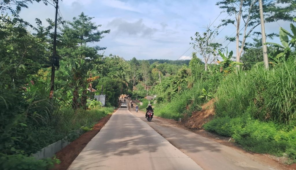 Jalan di Kabupaten Lebak. (SuaraNusantara/Def)