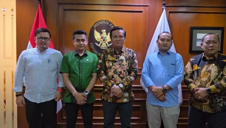 Pemda Nias Barat melakukan pertemuan dengan pihak KemenPAN-RB (Dok Ilwan Nehe).