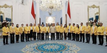 Ketua Umum Partai Golkar, Bahlil Lahadalia bersama jajarannya temui Presiden Prabowo Subianto di Istana Negara (Dok Instagram @prabowo).