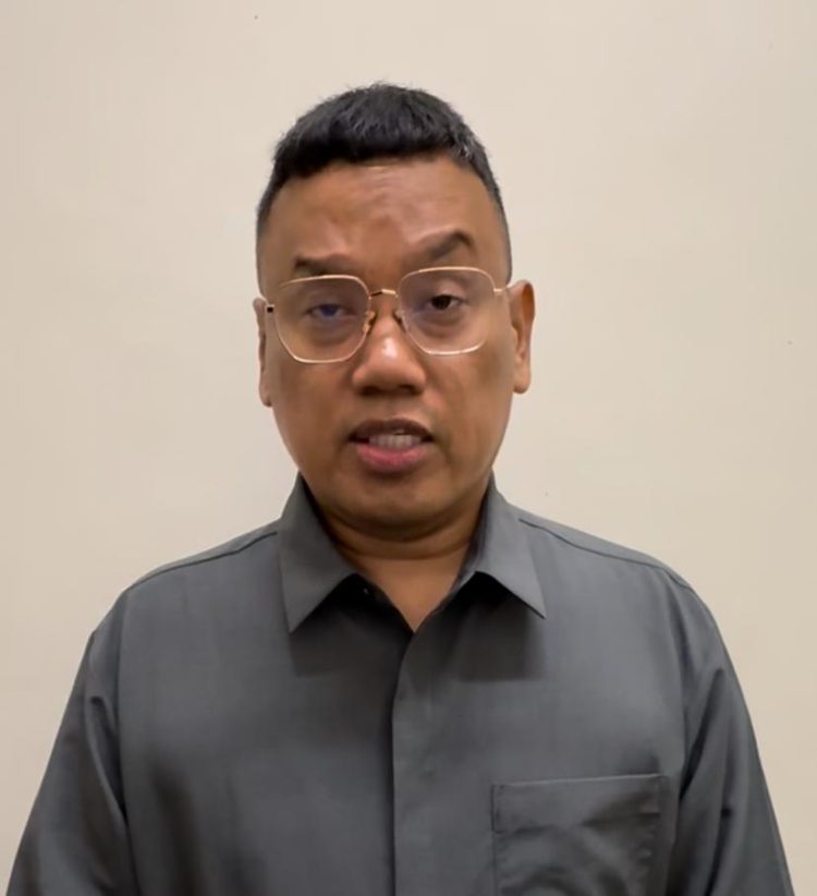Anggota DPR RI sekaligus selebritas, Uya Kuya minta maaf (Dok Instagram @king_uyakuya).