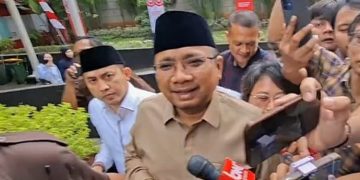 Mantan Menag, Yaqut Cholil Qoumas saat tiba di gedung KPK, Jakarta, Kamis (7/8/2025). (Ilham F/Suaranusantara)