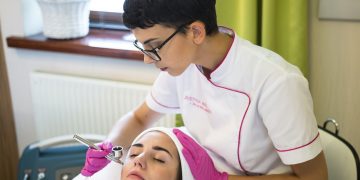 Jangan Tergoda Viral! Ini Cara Aman Lawan Penuaan Kulit