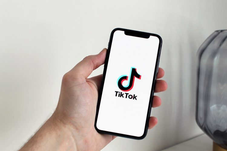 Cara Membuat AI Boyfriend dan Girlfriend di TikTok