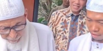 Abu Bakar Baasyir sambangi kediaman Presiden ke 7 RI Joko Widodo atau Jokowi pada Senin 29 September 2025 (instagram @solokini)