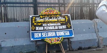 Turut berduka cita atas meninggalnya Dewan Perwakilan Rakyat (DPR)'.