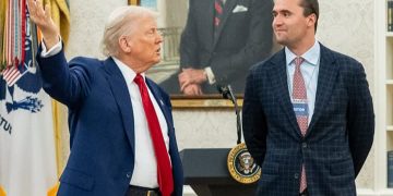 Foto pertemuan Presiden AS Donald Trump saat bersama Charlie Kirk (instagram @potus)